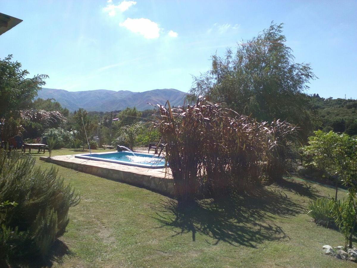 Las Acacias Refugio De Descanso La Falda Exterior foto