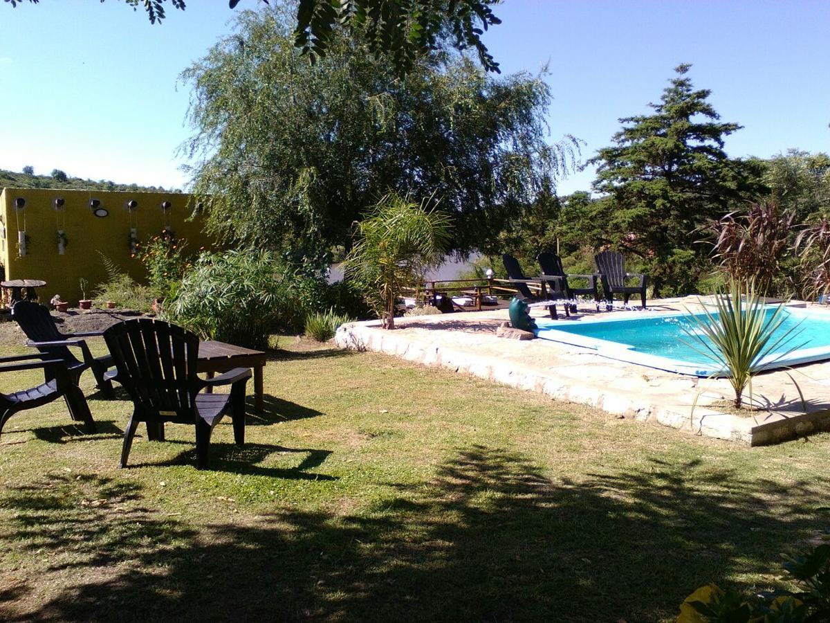 Las Acacias Refugio De Descanso La Falda Exterior foto