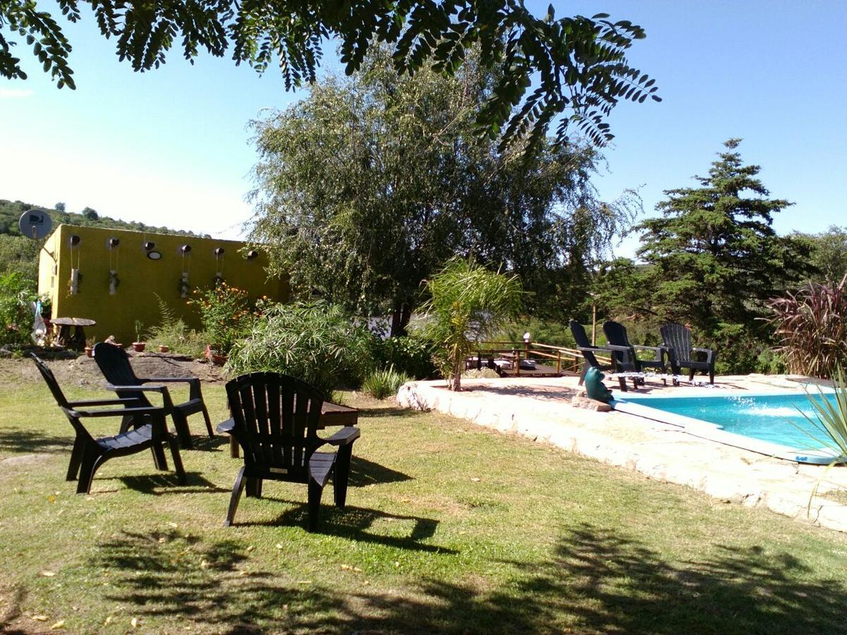 Las Acacias Refugio De Descanso La Falda Exterior foto