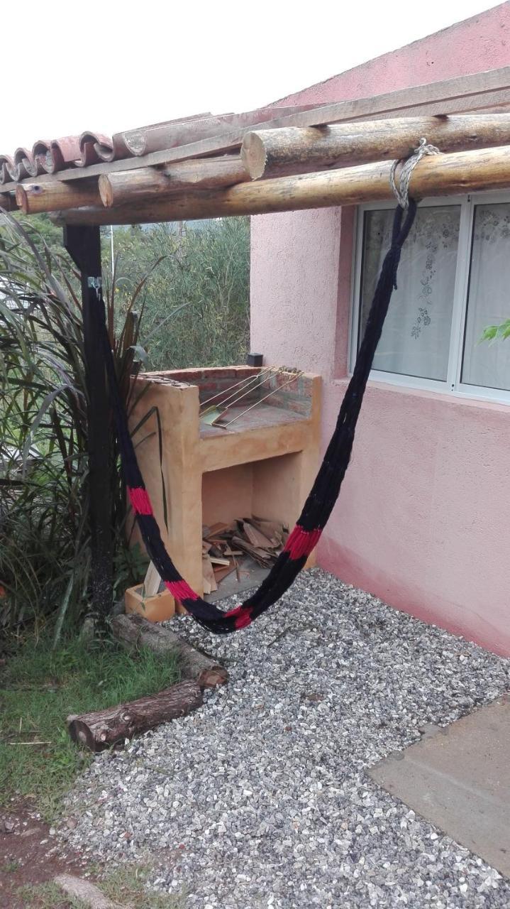 Las Acacias Refugio De Descanso La Falda Exterior foto